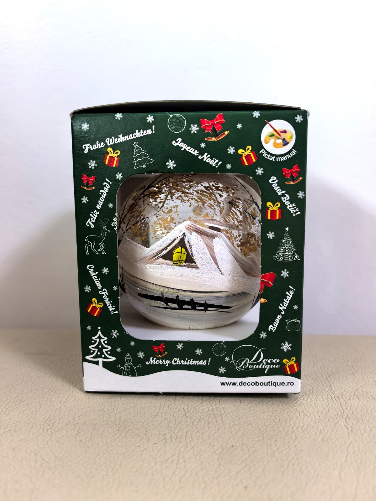 Glob de sticlă pictat manual