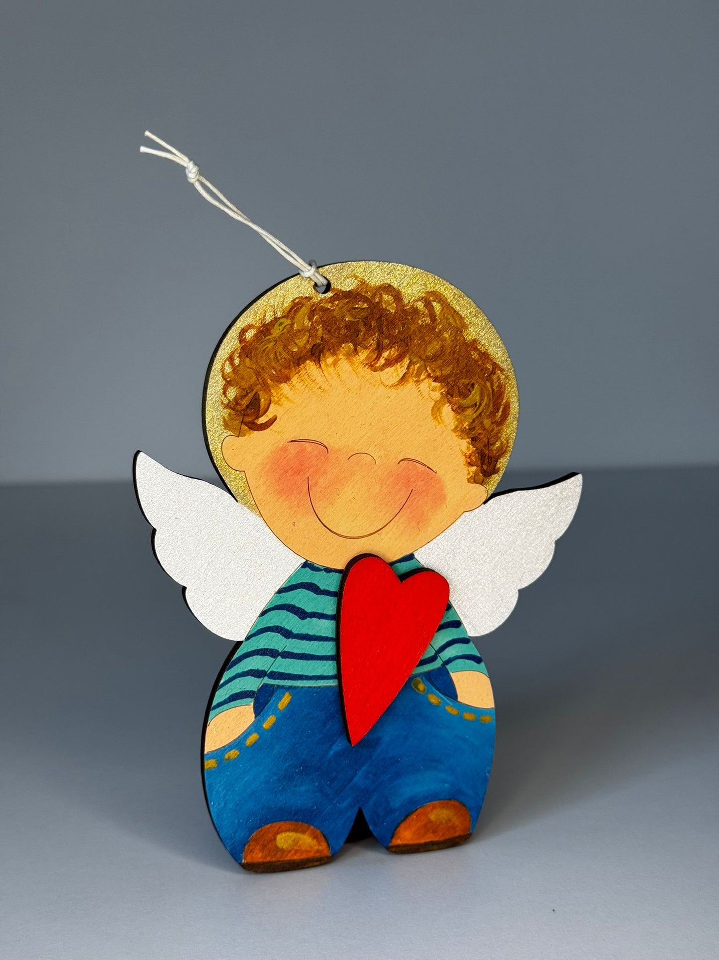 Decorațiune pom înger cu inimă roșie. Produs handmade