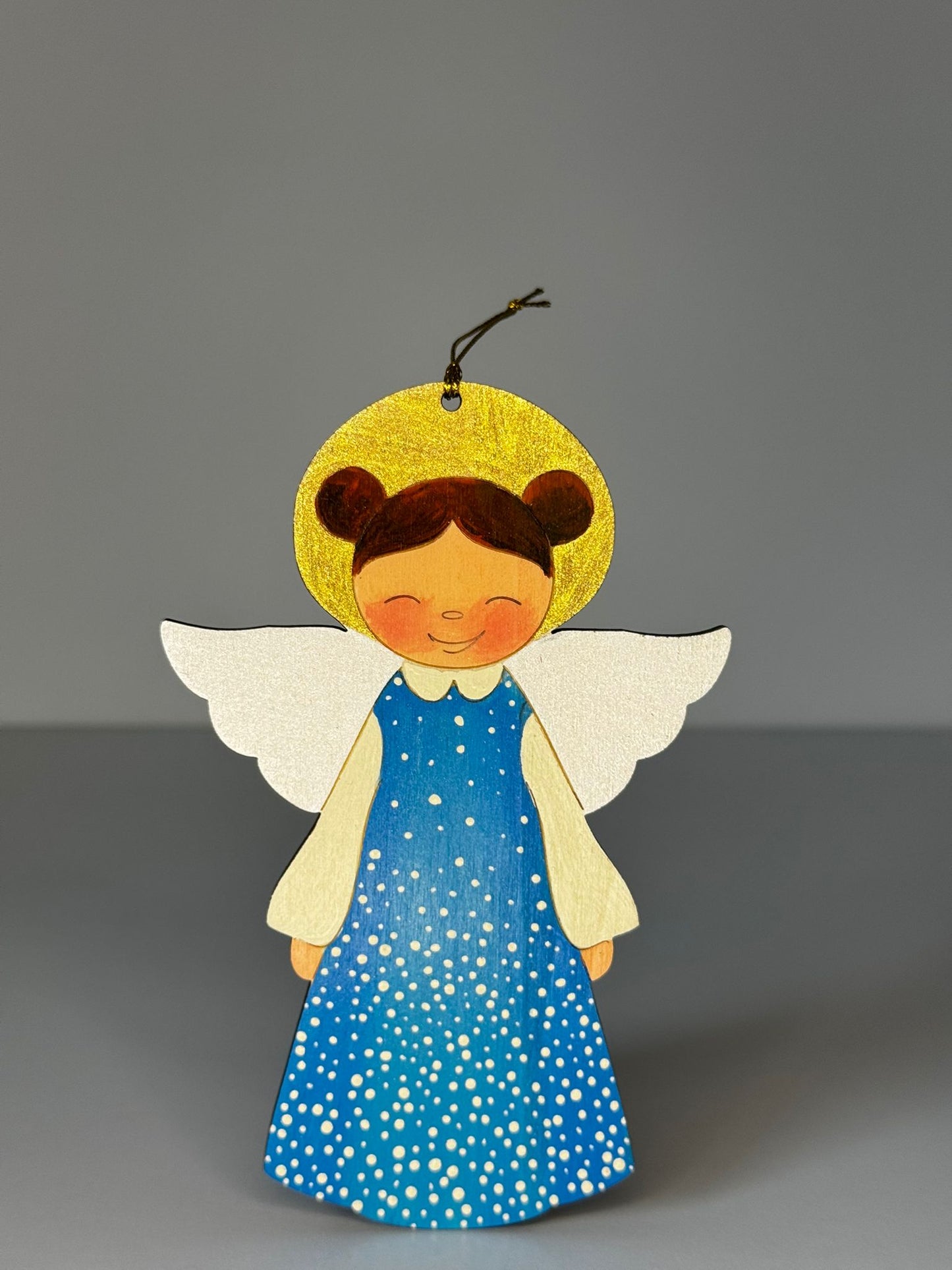Decorațiune pom înger cu rochiță albastră cu puncte albe. Produs handmade